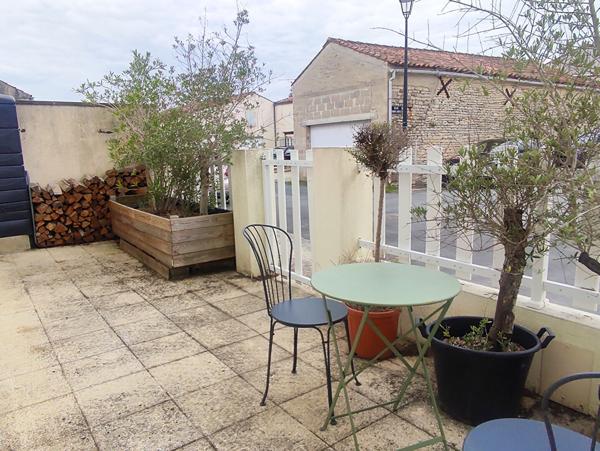 A VENDRE - THAIRE - Maison à étage de 105m2 - Jardin
