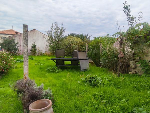 A VENDRE - THAIRE - Maison à étage de 105m2 - Jardin