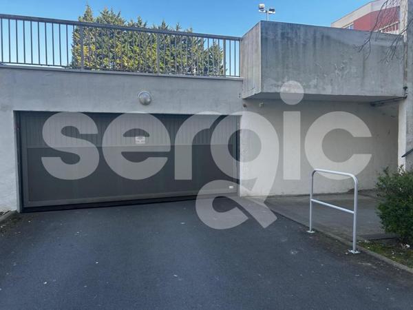 Location Parking 10 59110 La Madeleine 14 1046 01 0114