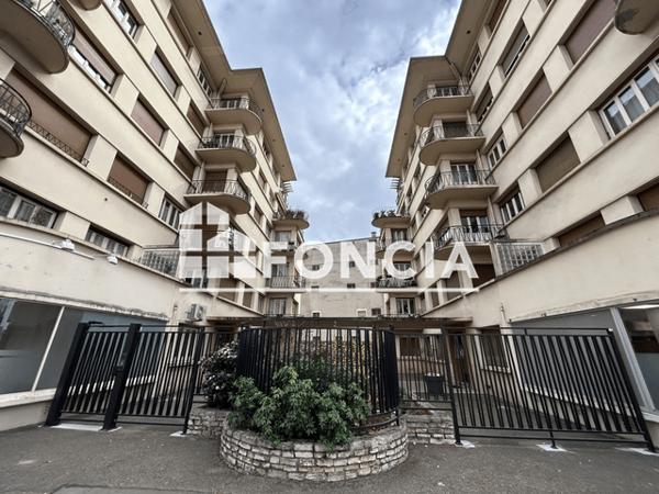 Location Studio 30.33 m² - 9 AVENUE DE LA VICTOIRE Bourg En Bresse 01000