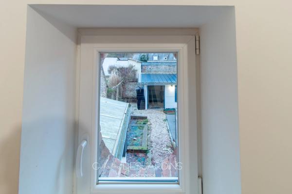 Maison de ville entièrement rénovée – 5 pièces – Terrasse – L’Aigle