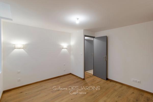 Maison de ville entièrement rénovée – 5 pièces – Terrasse – L’Aigle