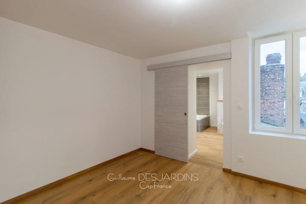 Maison de ville entièrement rénovée – 5 pièces – Terrasse – L’Aigle