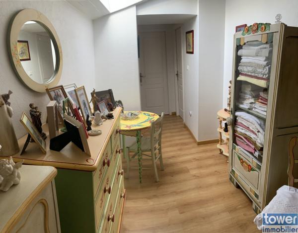 MATHA 17160 - Maison charentaise de 180 m² habitable sur un terrain de 326 m² .