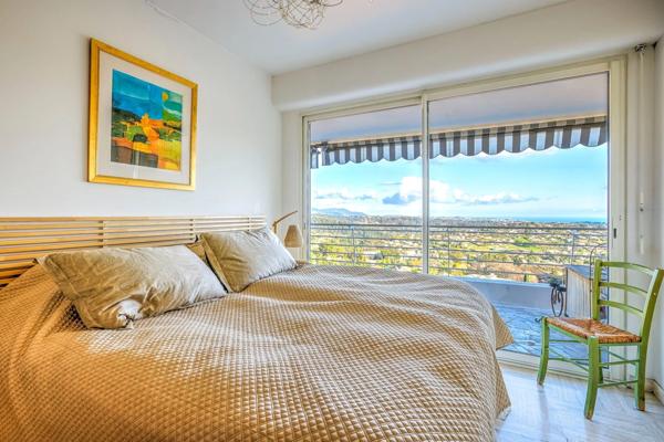 Appartement à vendre 2 pièces VENCE (06)