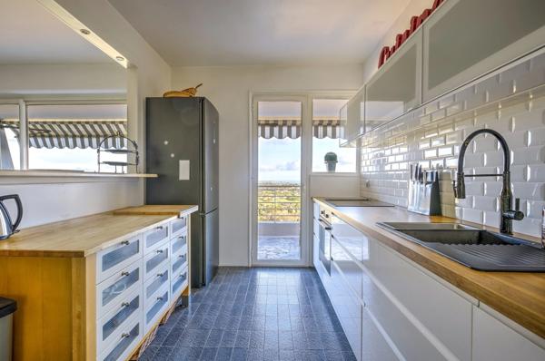 Appartement à vendre 2 pièces VENCE (06)