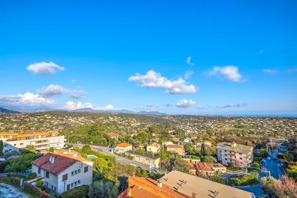 Appartement à vendre 2 pièces VENCE (06)