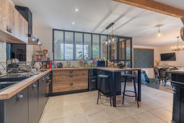 Maison 9 pièces - 380 m²