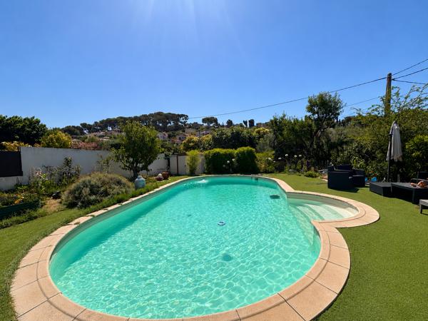 Maison
         4 pièces
        - 122 m² Bien prestige 499 000 € *
