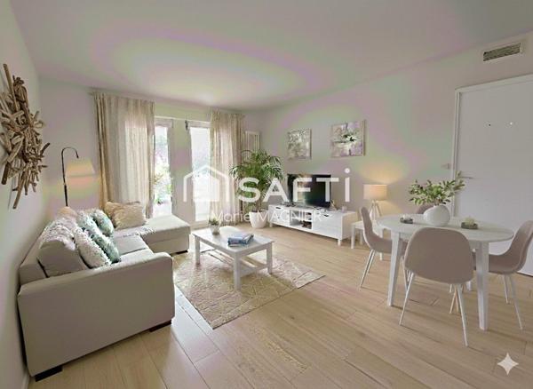 Tout à pied pour ce grand T2 de 47m2 avec balcon dans une résidence sécurisée et recherchée - centre-ville de CAVALAIRE s/mer