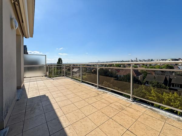 Magnifique 2 pièces avec grande terrasse sans vis-à-vis