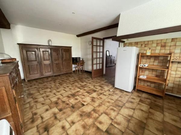 Maison - Proximite oloron-sainte-marie - Réf.:205426 PROXIMITE OLORON - GRANDE MAISON T6 EN PIERRES AVEC COUR, JARDIN ET GARAGE AU CACHET DE L' ANCIEN -