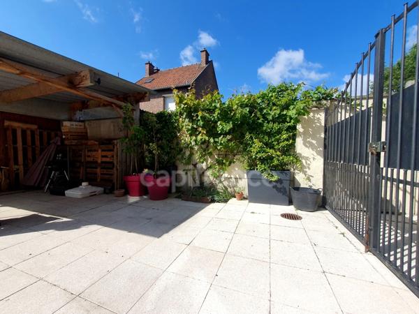 Albert – Élégante maison bourgeoise de 230 m² avec garage, cave et extérieur sans vis-à-vis