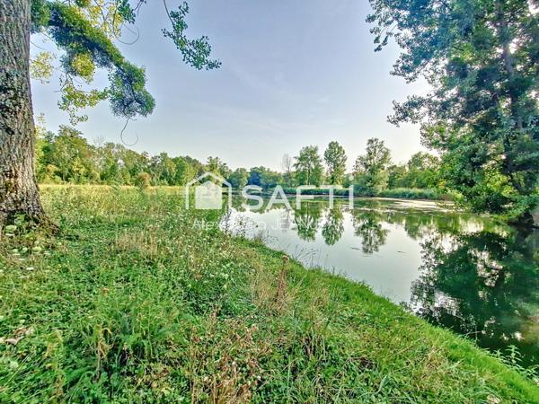 Magnifique terrain de loisirs avec un étang