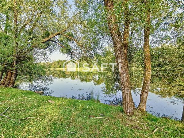 Magnifique terrain de loisirs avec un étang