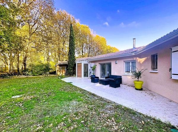 Jolie maison familiale en lisière de forêt