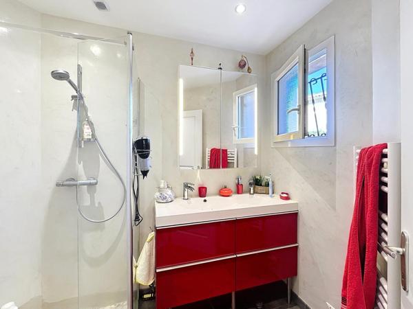 Jolie maison familiale en lisière de forêt