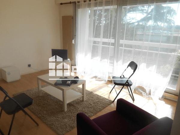 Location Studio 33.81 m² - 60 RUE MONSEIGNEUR TREHIOU Vannes 56000