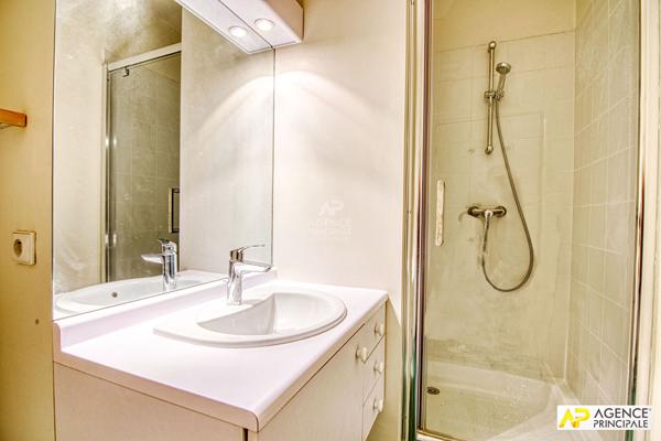 Versailles Montreuil Appartement 5 / 6 pièces 126 m² au sol situé au 2ème et dernier étage avec ascenseur , cave et double parking 930 000 € **  - Référence  28245