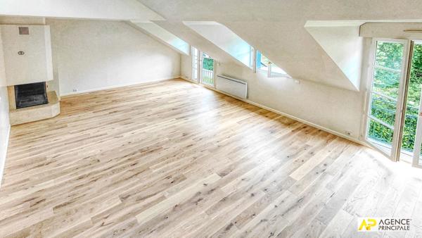 Versailles Montreuil Appartement 5 / 6 pièces 126 m² au sol situé au 2ème et dernier étage avec ascenseur , cave et double parking 930 000 € **  - Référence  28245
