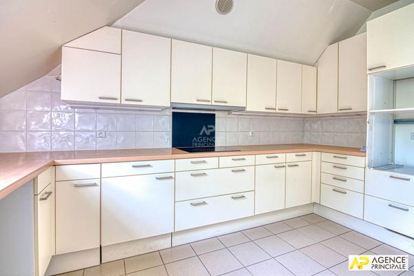 Versailles Montreuil Appartement 5 / 6 pièces 126 m² au sol situé au 2ème et dernier étage avec ascenseur , cave et double parking 930 000 € **  - Référence  28245