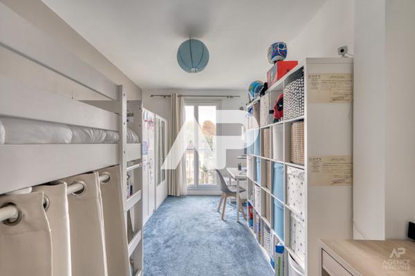 Appartement Rueil Malmaison 4 pièce(s) 90 m2 €495 000 ** - Référence 15618