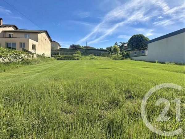 Terrain à vendre  610,80 m 2   VOCANCE  - 07