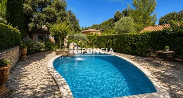 À vendre Maison 5 pièces 133 m² - Villeneuve-lès-avignon 30400