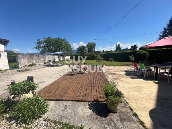 Maison spacieuse à vendre à Le Pont de Beauvoisin - 5 chambres, 158.40 m²