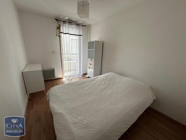 Appartement à louer 4 pièces 89.82m² Tours (37000)