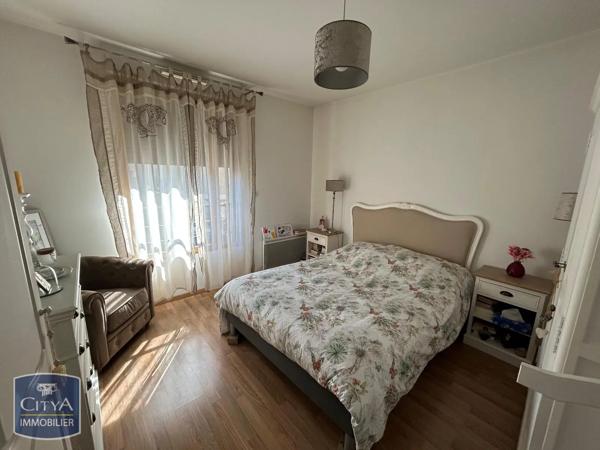 Appartement à louer 4 pièces 89.82m² Tours (37000)