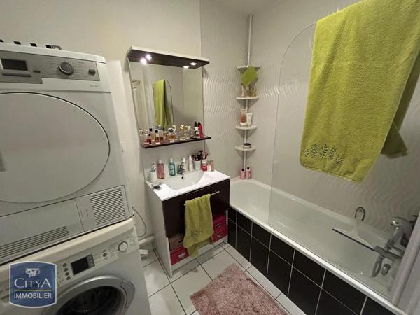 Appartement à louer 4 pièces 89.82m² Tours (37000)