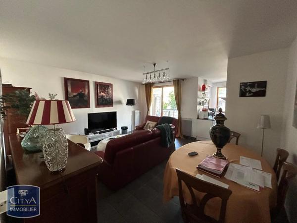 Appartement à louer 4 pièces 89.82m² Tours (37000)
