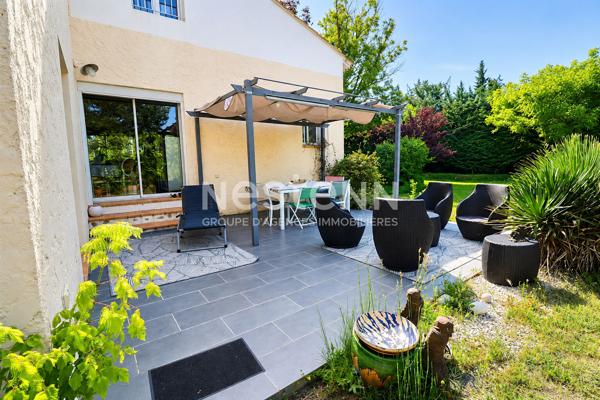 Maison Bouc bel air, 6 pièce(s), 160m²  environ, terrain de tennis, stationnements, lumineux, 2000 m² de terrain.