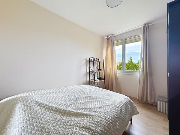 T4 transformé en T3 lumineux avec balcon au calme - Étage élevé à 15 min de la mer