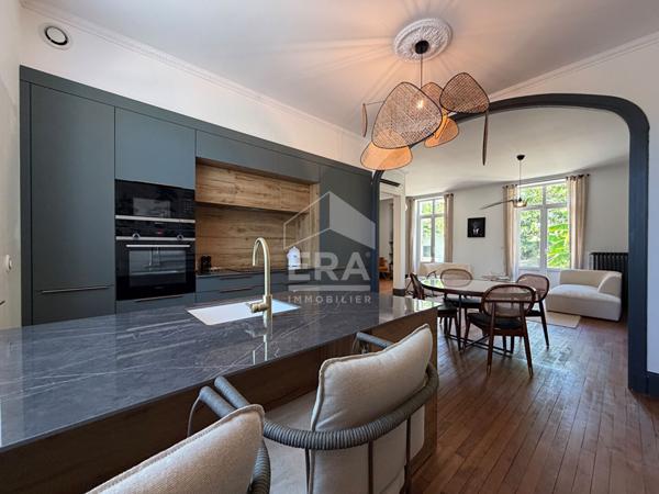 A vendre MAISON de caractère avec une rénovation de qualité !