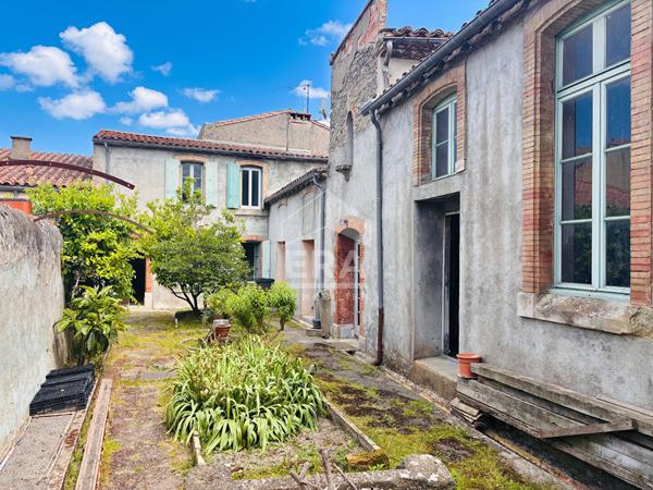 Maison bourgeoise Carcassonne 183 m2 au pied de cité médiévale avc jardin