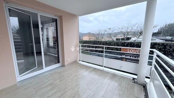 Location Appartement 3 pièces 65 m2 à Millau