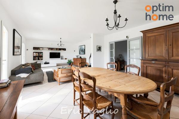 Bouc Bel Air (Aix à 10 mn) - Vente Belle Villa T5 de 169 M2 + dépendances 100 m2, sur un terrain clos et arboré de 1257 M2 avec piscine, proche IBS, commerces et transports