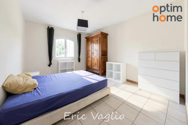 Bouc Bel Air (Aix à 10 mn) - Vente Belle Villa T5 de 169 M2 + dépendances 100 m2, sur un terrain clos et arboré de 1257 M2 avec piscine, proche IBS, commerces et transports