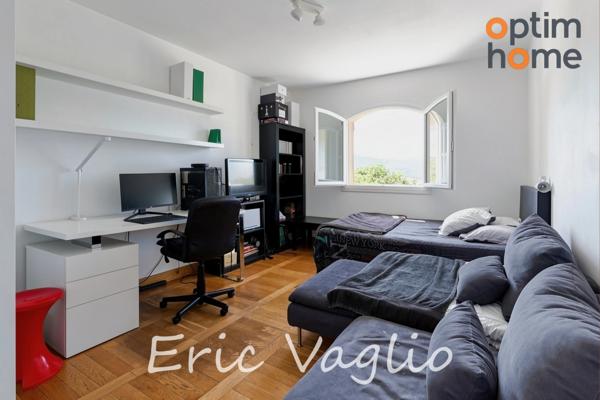 Bouc Bel Air (Aix à 10 mn) - Vente Belle Villa T5 de 169 M2 + dépendances 100 m2, sur un terrain clos et arboré de 1257 M2 avec piscine, proche IBS, commerces et transports