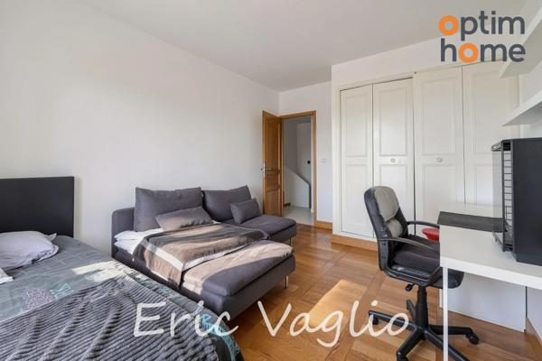 Bouc Bel Air (Aix à 10 mn) - Vente Belle Villa T5 de 169 M2 + dépendances 100 m2, sur un terrain clos et arboré de 1257 M2 avec piscine, proche IBS, commerces et transports