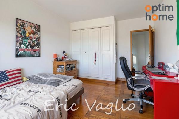 Bouc Bel Air (Aix à 10 mn) - Vente Belle Villa T5 de 169 M2 + dépendances 100 m2, sur un terrain clos et arboré de 1257 M2 avec piscine, proche IBS, commerces et transports