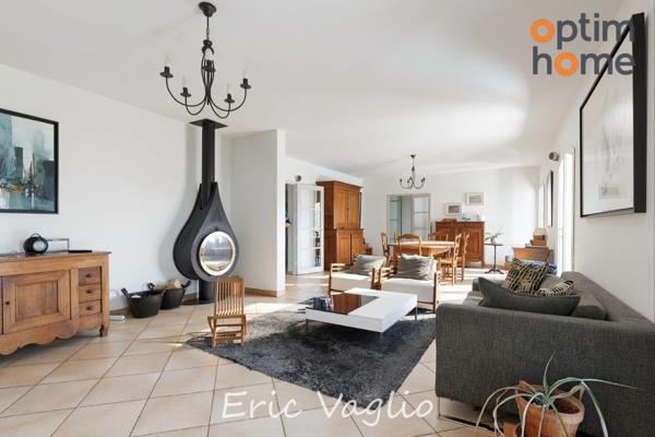 Bouc Bel Air (Aix à 10 mn) - Vente Belle Villa T5 de 169 M2 + dépendances 100 m2, sur un terrain clos et arboré de 1257 M2 avec piscine, proche IBS, commerces et transports