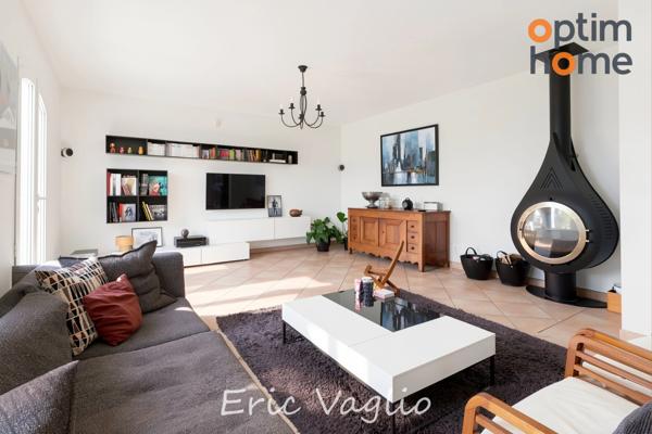 Bouc Bel Air (Aix à 10 mn) - Vente Belle Villa T5 de 169 M2 + dépendances 100 m2, sur un terrain clos et arboré de 1257 M2 avec piscine, proche IBS, commerces et transports