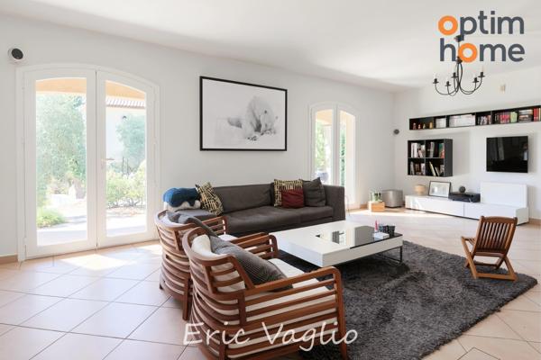 Bouc Bel Air (Aix à 10 mn) - Vente Belle Villa T5 de 169 M2 + dépendances 100 m2, sur un terrain clos et arboré de 1257 M2 avec piscine, proche IBS, commerces et transports