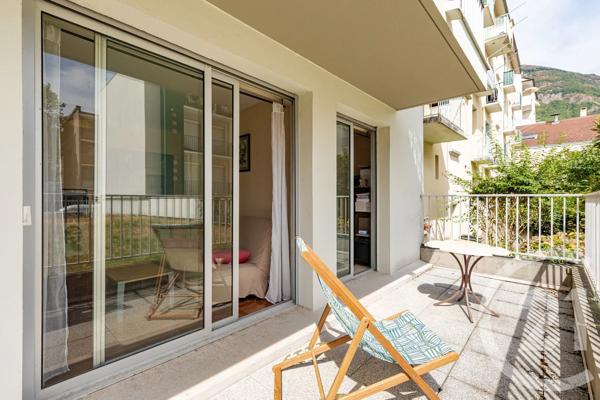 Appartement F2 à vendre  2 pièces - 32,10 m 2   GRENOBLE  - 38