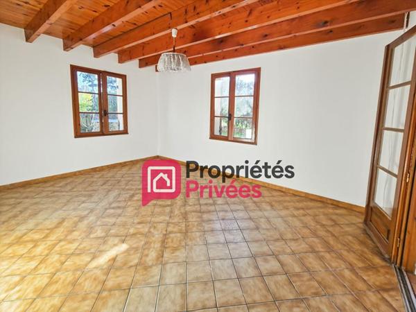 Bien rare à Casteljaloux : 2 maisons en pierre sur 3 000 m² de terrain