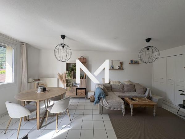 CROLLES - T2 - DERNIER ETAGE - BALCON - GARAGE | Premium Immobilier