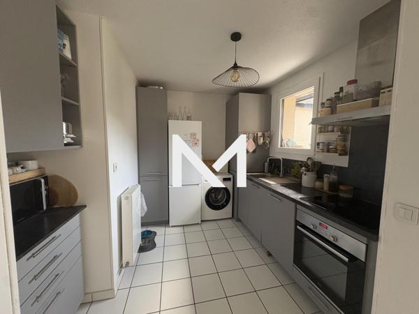 CROLLES - T2 - DERNIER ETAGE - BALCON - GARAGE | Premium Immobilier